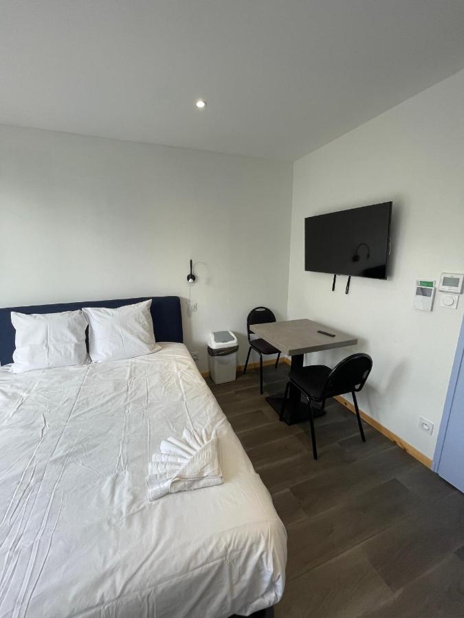 Le Salvador - Appart'Hotel De 18M2 A 44M2 La Talaudiere Exterior photo
