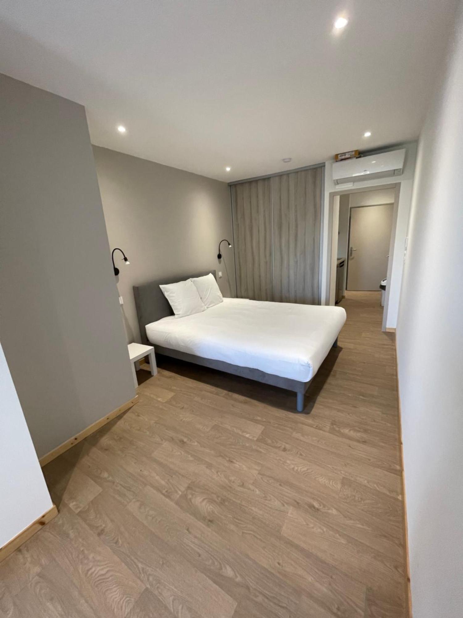 Le Salvador - Appart'Hotel De 18M2 A 44M2 La Talaudiere Exterior photo